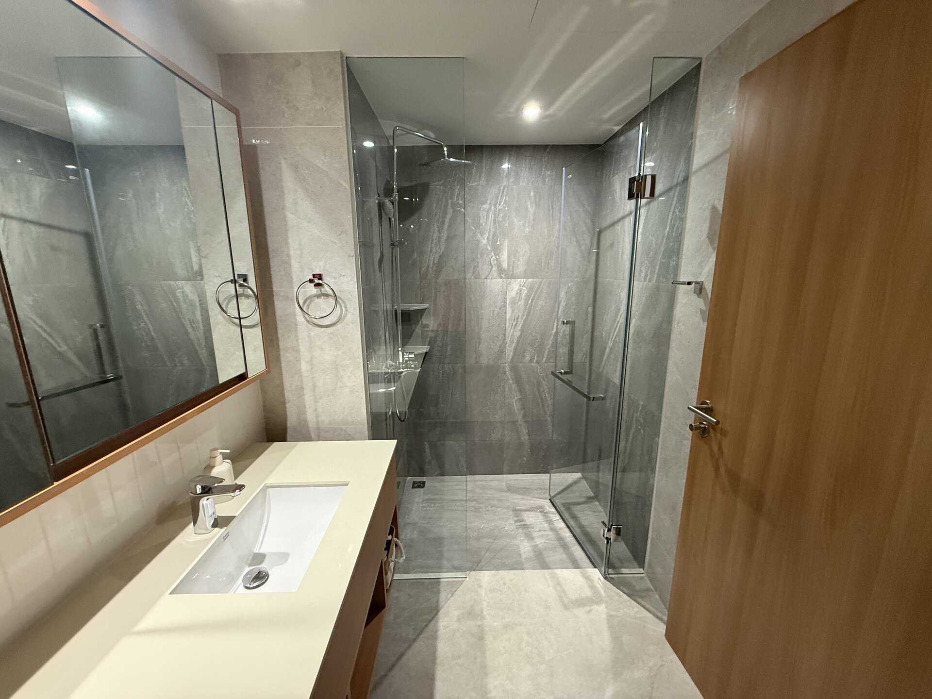 Laguna Beachside Residences (ID 606)