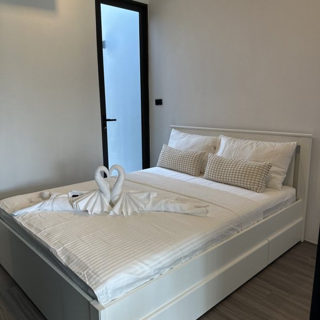 The 8 pool villa (ID 566)