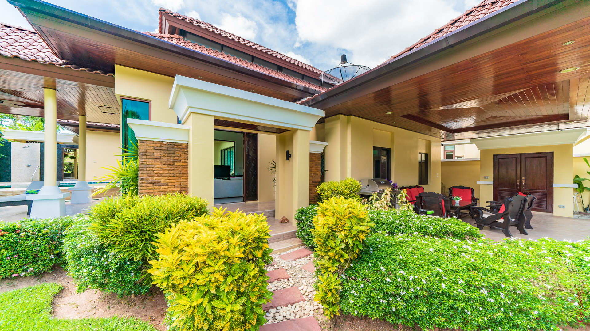 Аренда — роскошная вилла с 3+1 спальнями рядом с пляжем БангТао (ID 288)