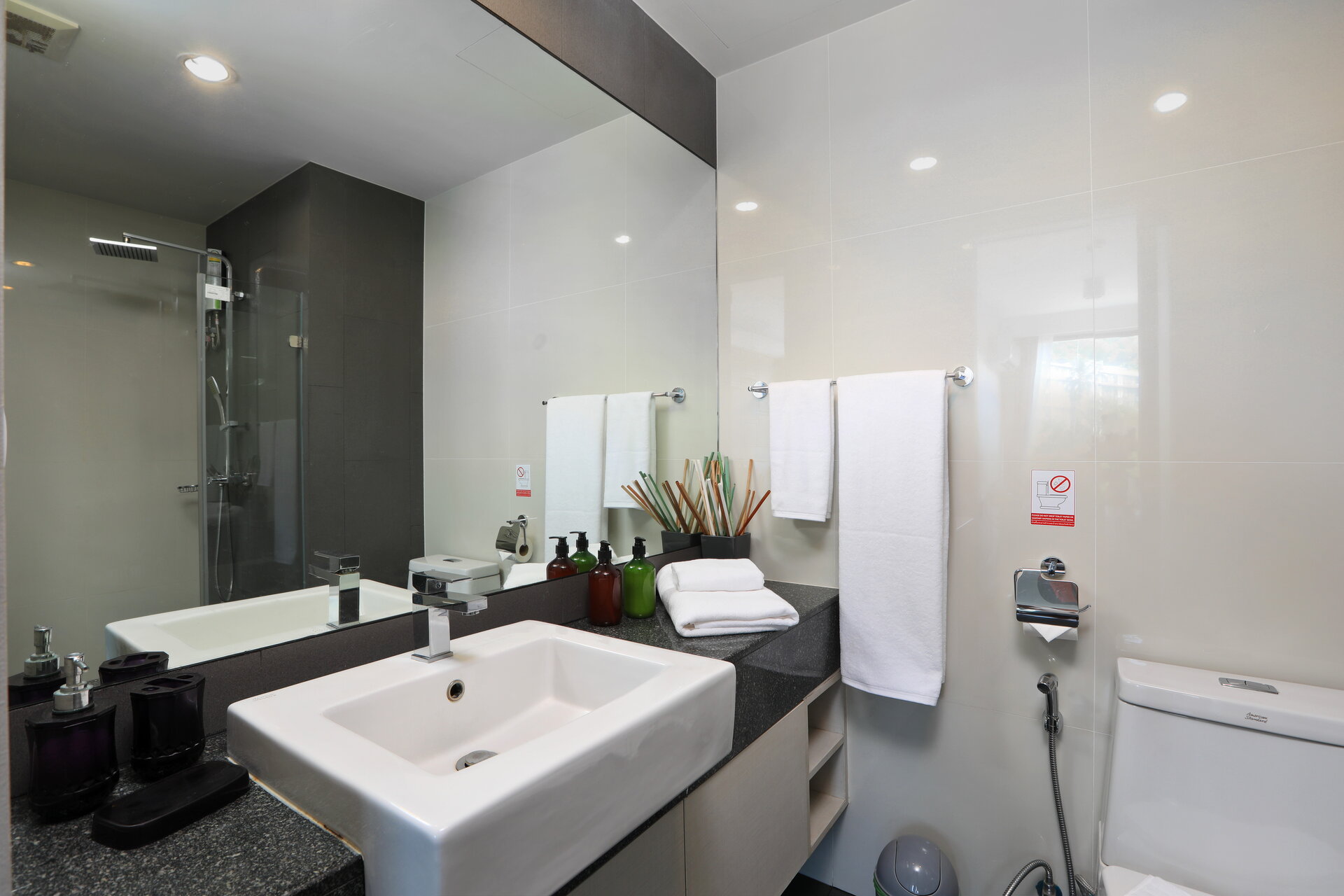 Продам 1 спальную квартиру в 6th Avenue Condo (ID 64)