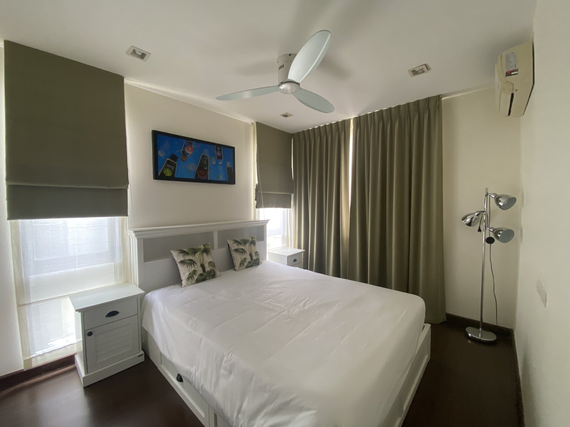 4 bedroom townhouse with swimming pool in Laguna Park (ID 49)