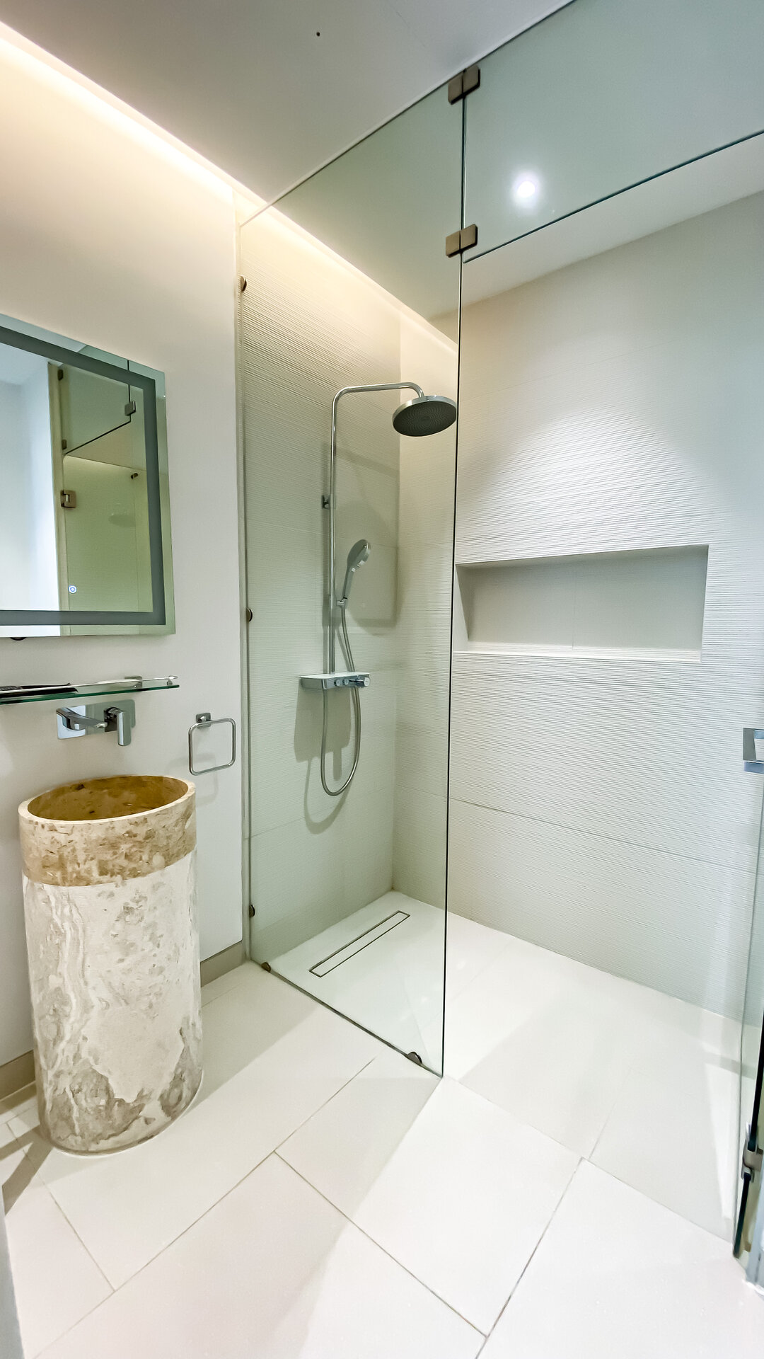 เข้ายึดคฤหาสน์ LuxPride 3 (ID 568)