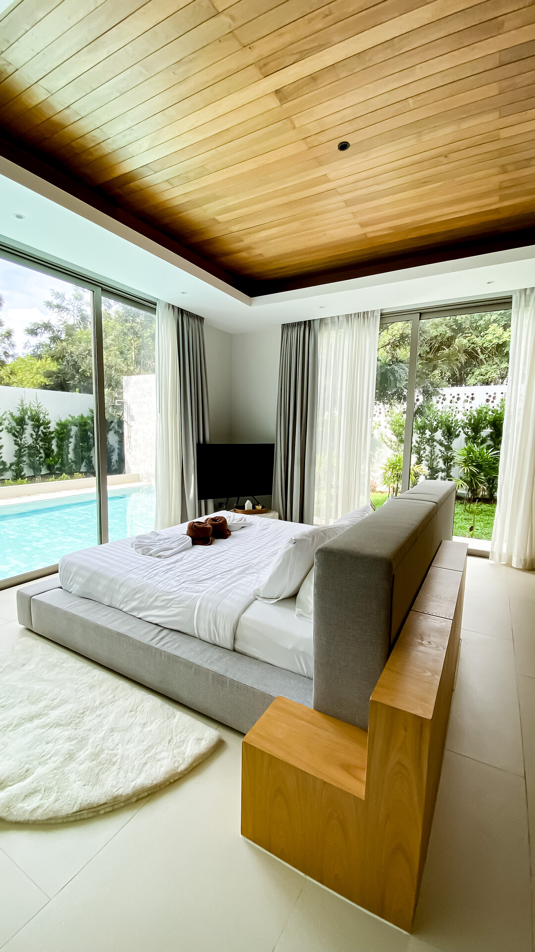 เข้ายึดคฤหาสน์ LuxPride 3 (ID 568)