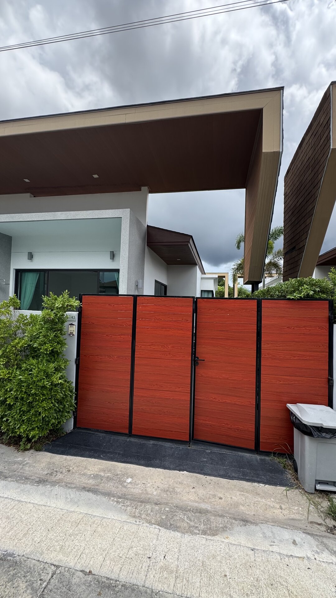 The 8 pool villa (ID 598)