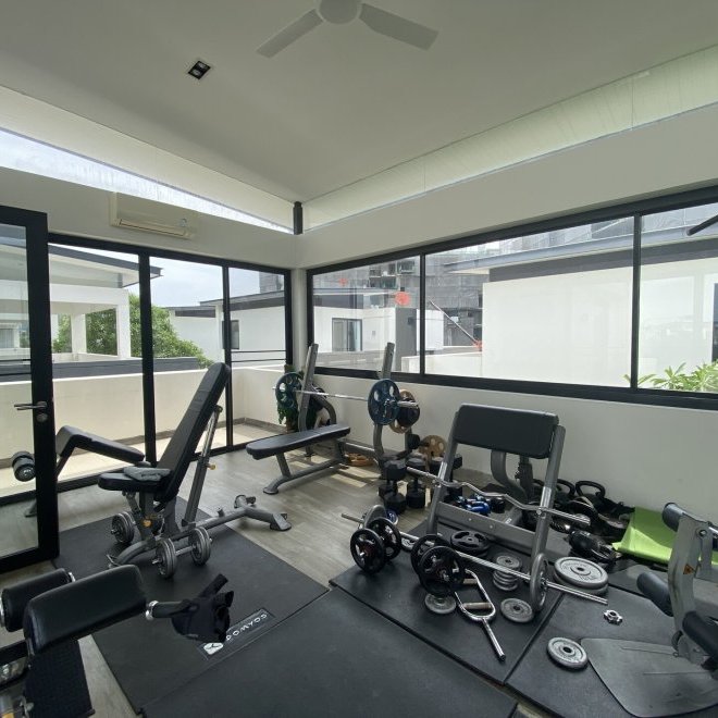 4 bedroom townhouse with swimming pool in Laguna Park (ID 49)