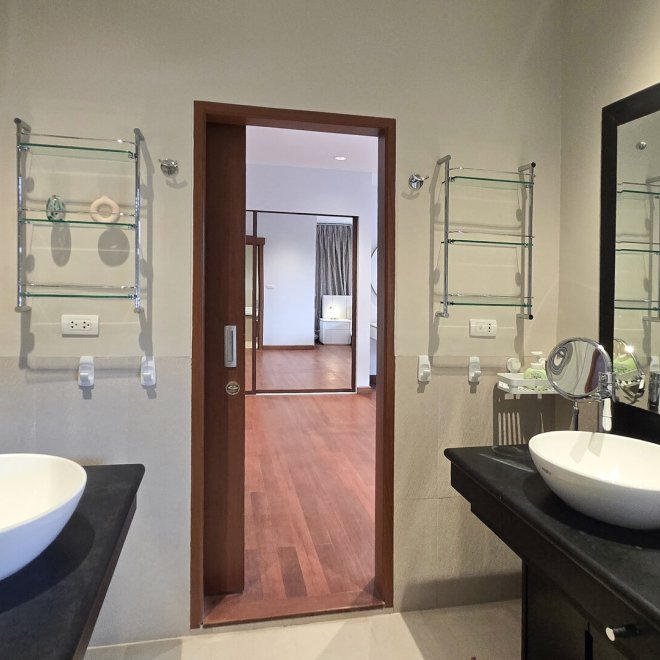 วิลล่าปรับปรุงใหม่ในลากูน่า (ID 623)