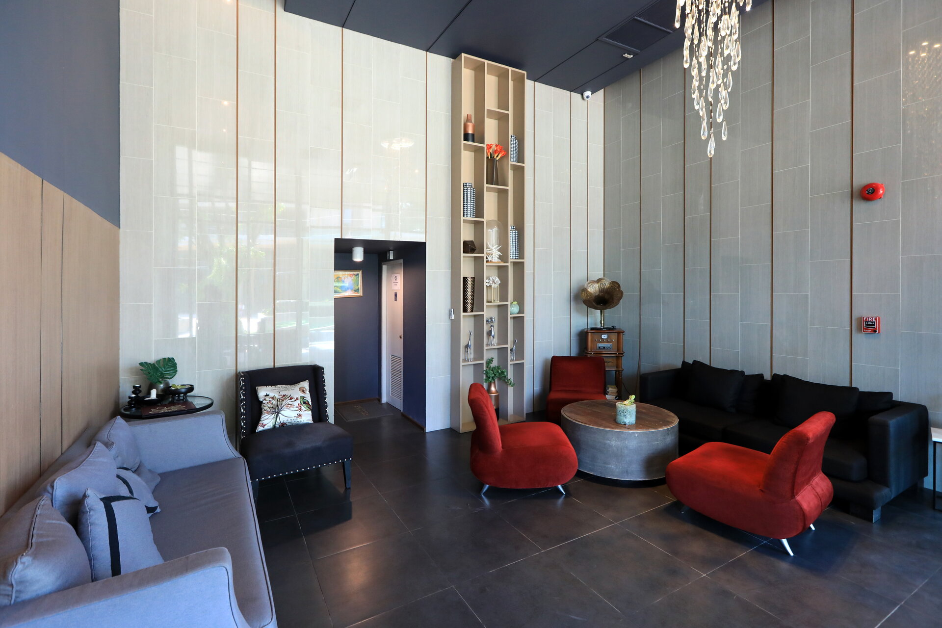 Продам 1 спальную квартиру в 6th Avenue Condo (ID 64)