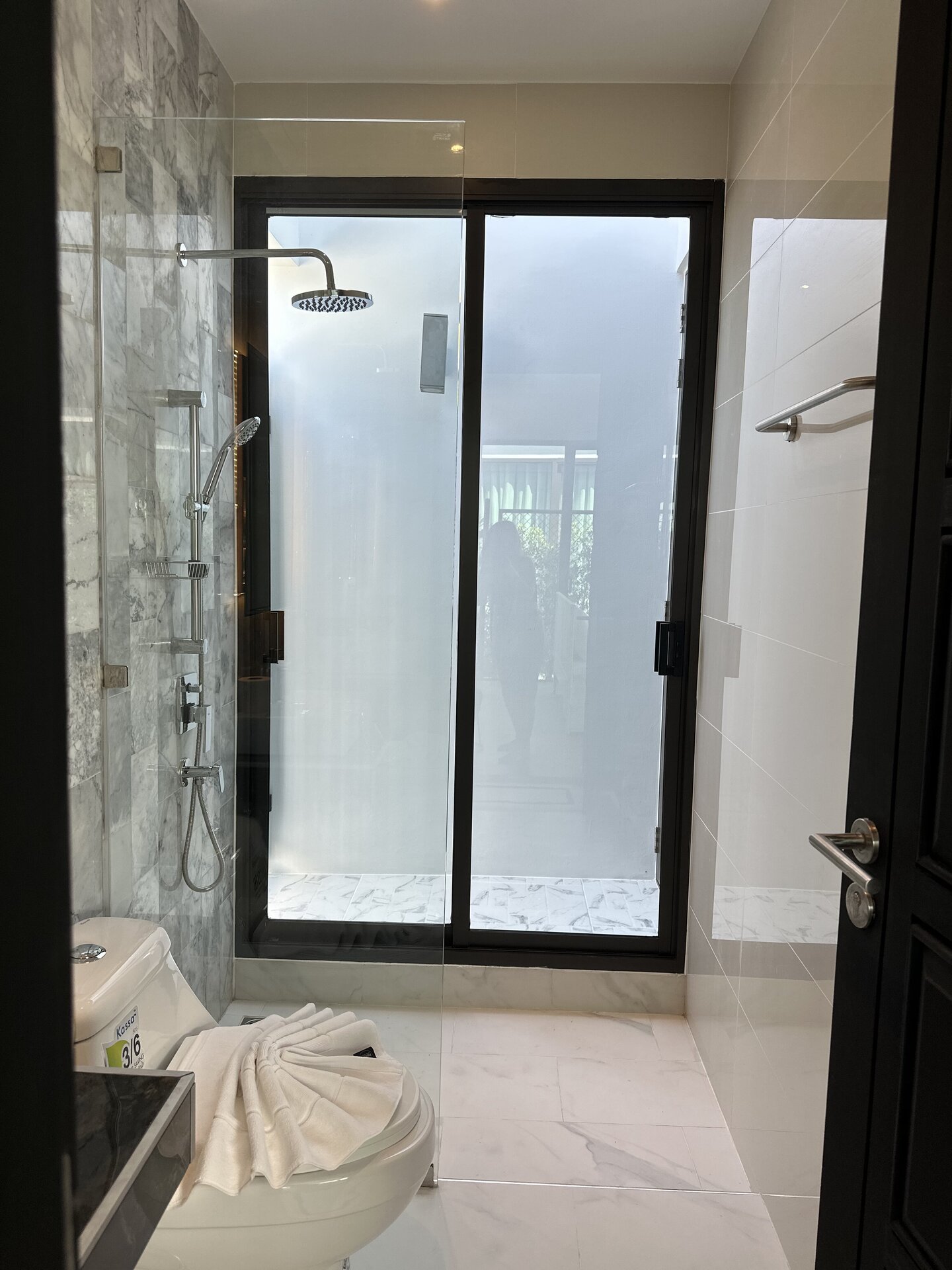 The 8 pool villa (ID 566)