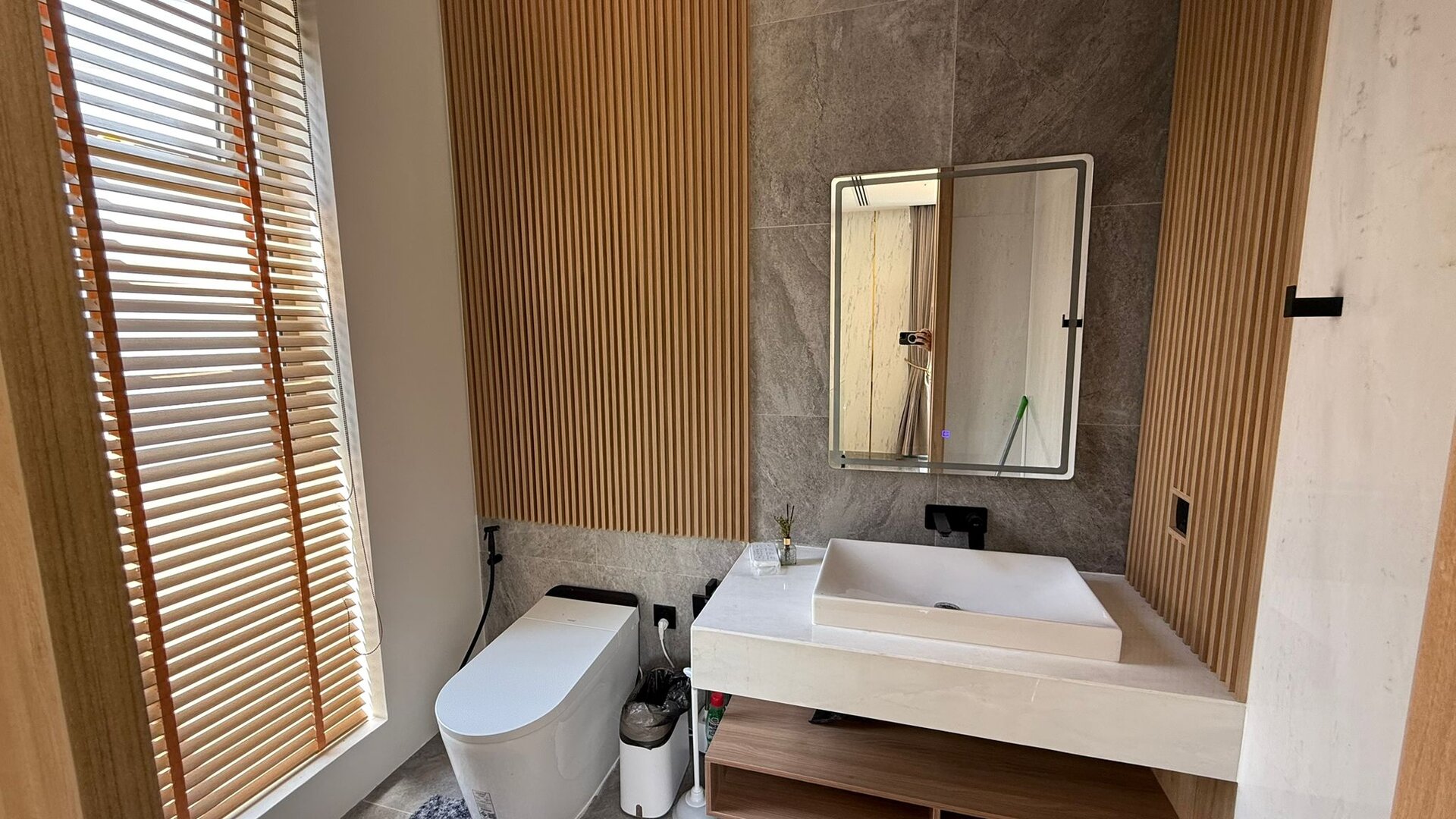 เลคฟร้อนท์วิลล่าบ้านมานิค-5 ห้องนอน (ID 155)