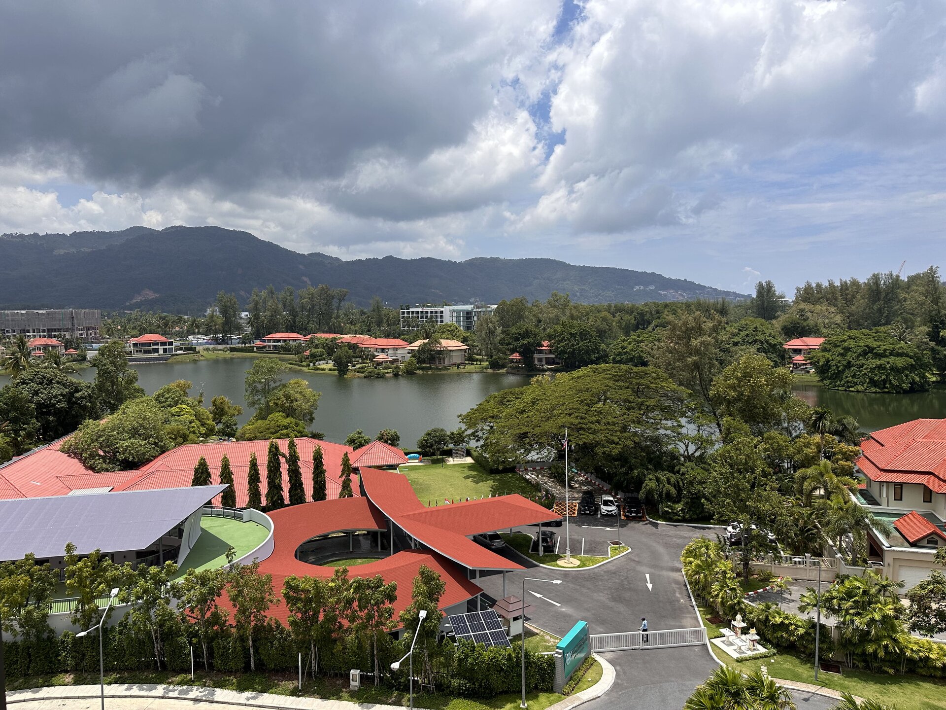 1 спальная квартира в SkyPark (ID 123)