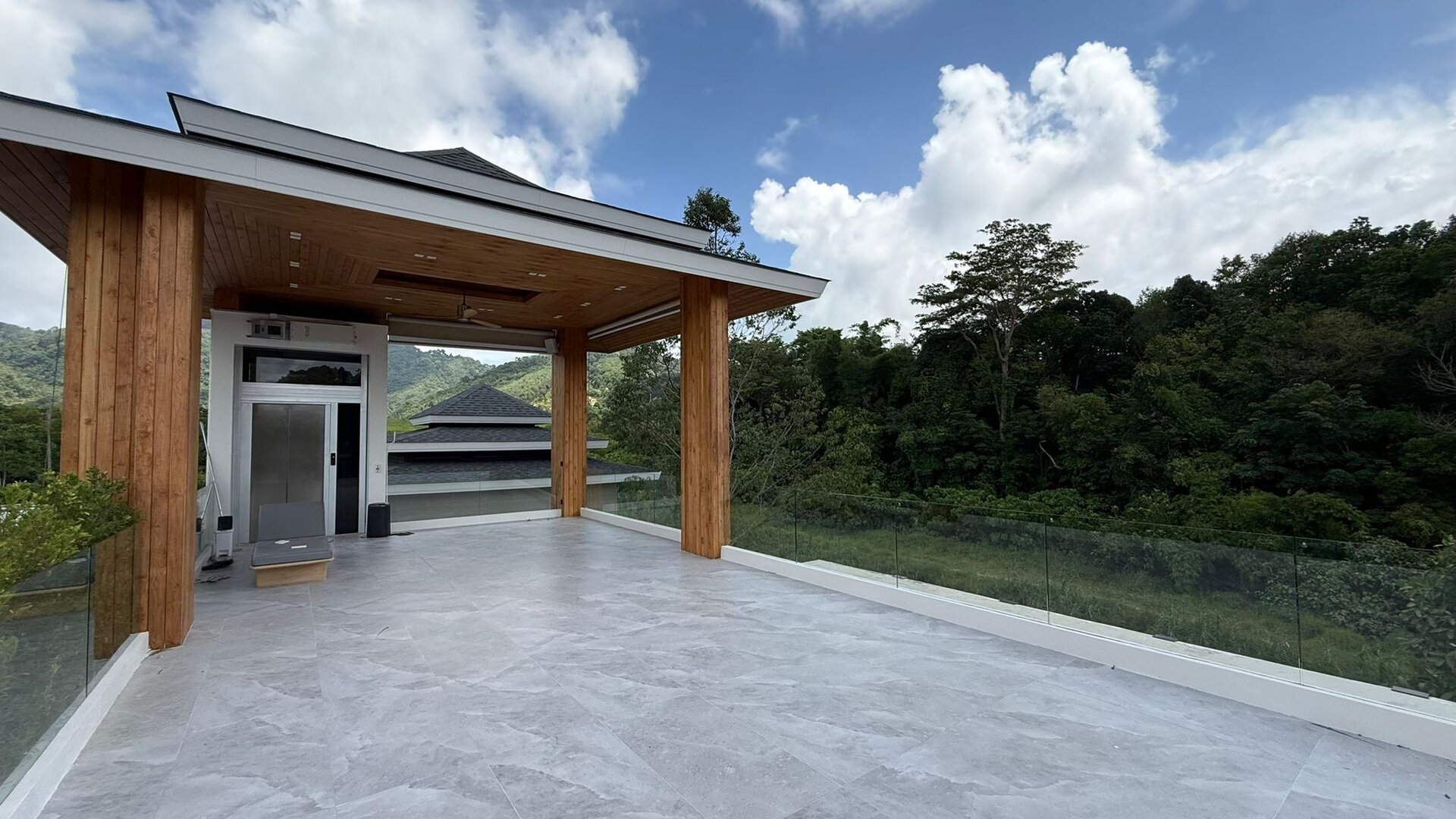 เลคฟร้อนท์วิลล่าบ้านมานิค-5 ห้องนอน (ID 155)