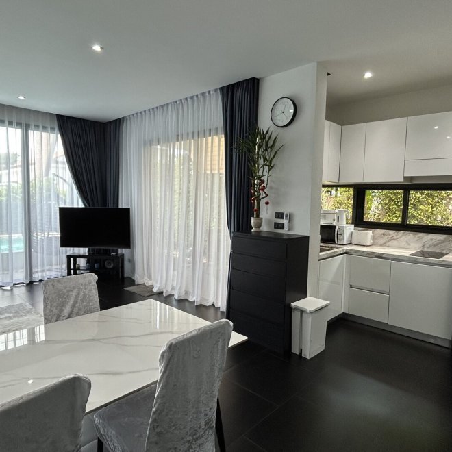 2 спальная вилла с бассейном в Чалонге (ID 1)