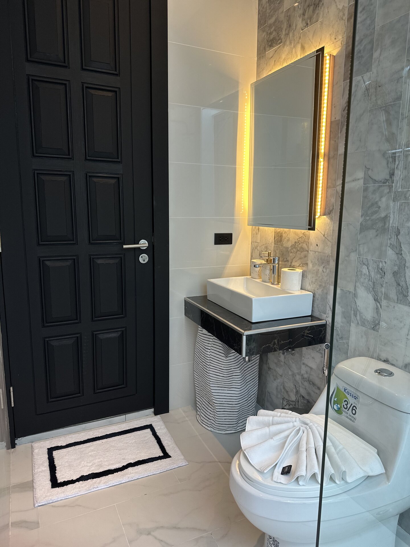 The 8 pool villa (ID 566)