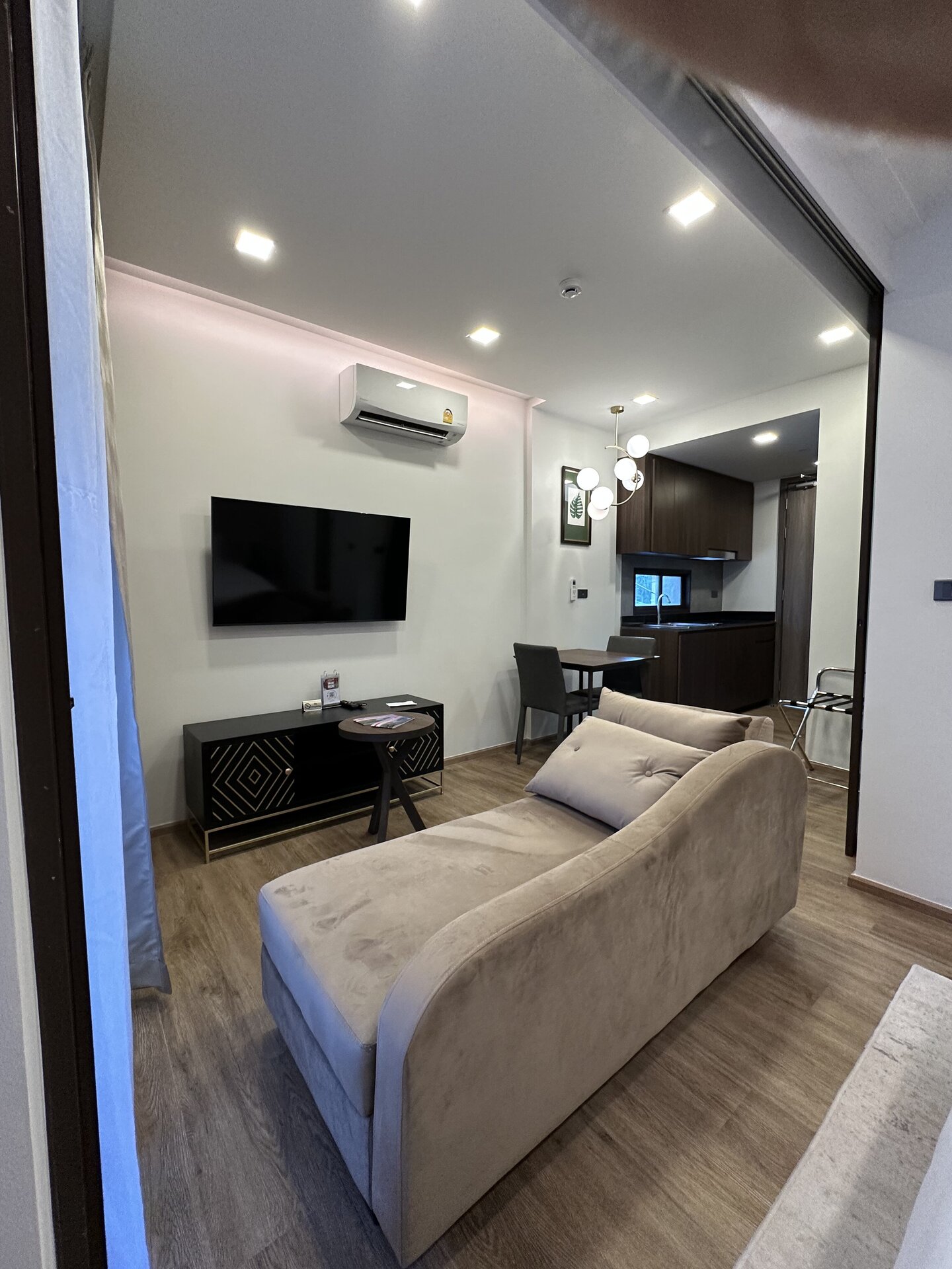 อพาร์ตเมนต์ 1 ห้องนอนเดอะพราวด์หาดกะรนห้อง 213 (ID 182)