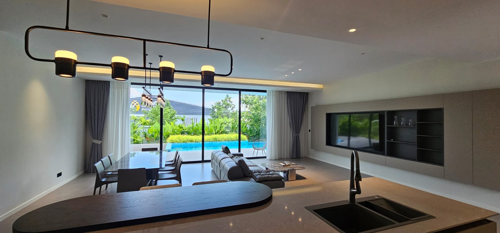 Аренда виллы с 4 спальнями в Clover Residence (ID 280)