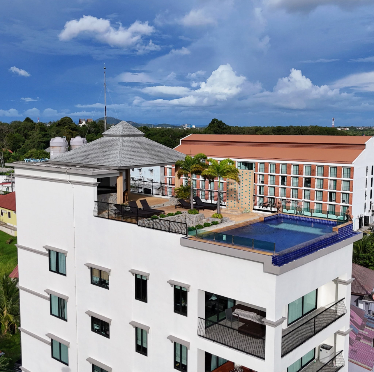 Здание с апартаментами (ID 628)