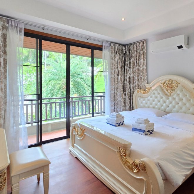 วิลล่าปรับปรุงใหม่ในลากูน่า (ID 623)