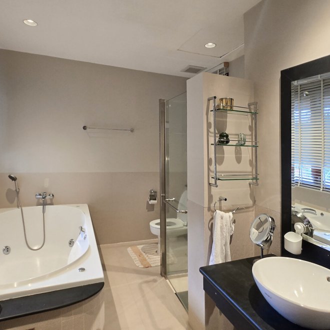 วิลล่าปรับปรุงใหม่ในลากูน่า (ID 623)