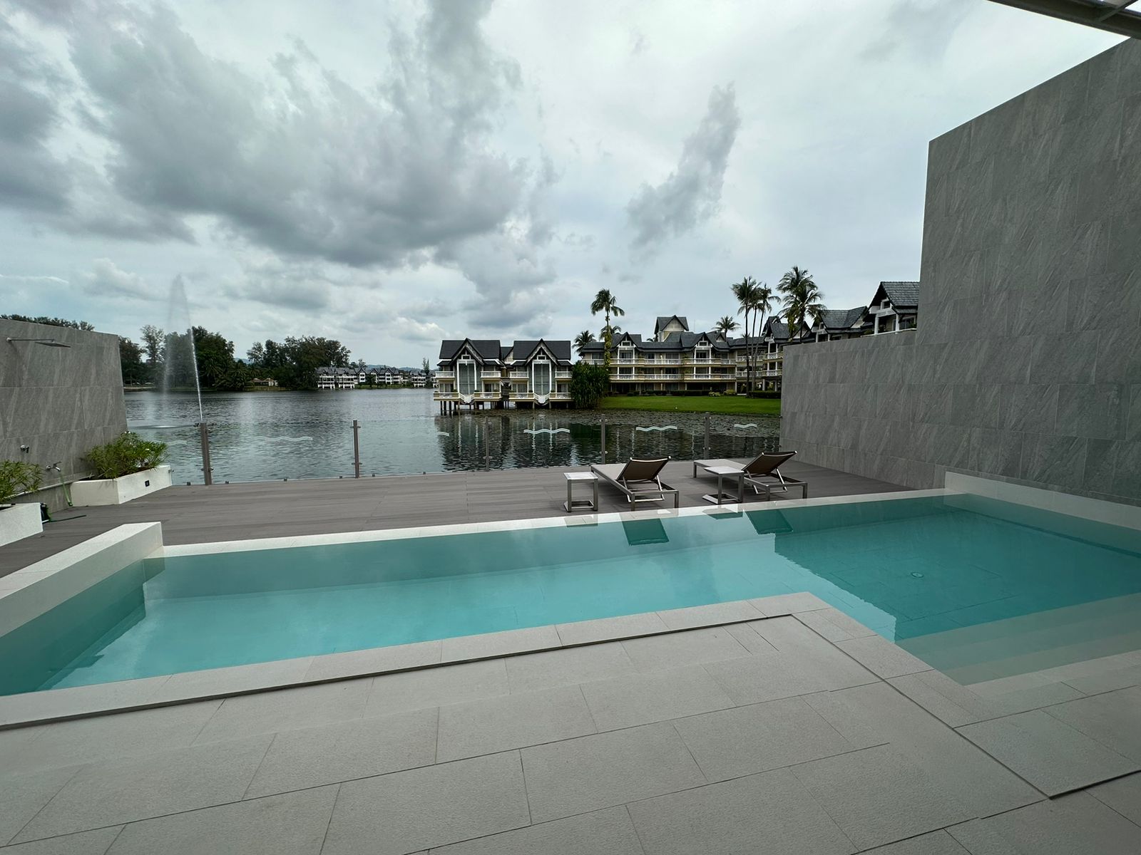 Продажа 2-спальной квартиры с бассейном и террасой в Angsana Beachfront (ID 491)