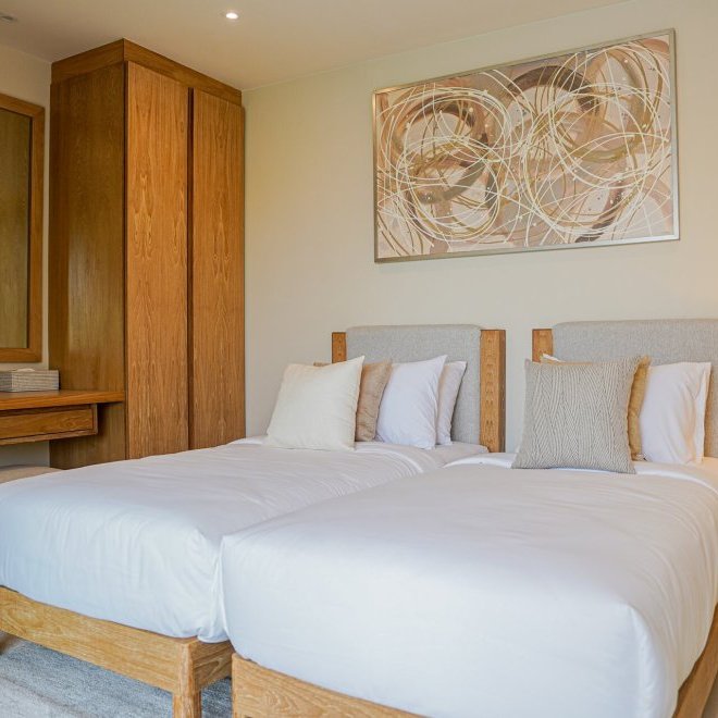 ตรีชาดาอาซัวร์ (ID 688)