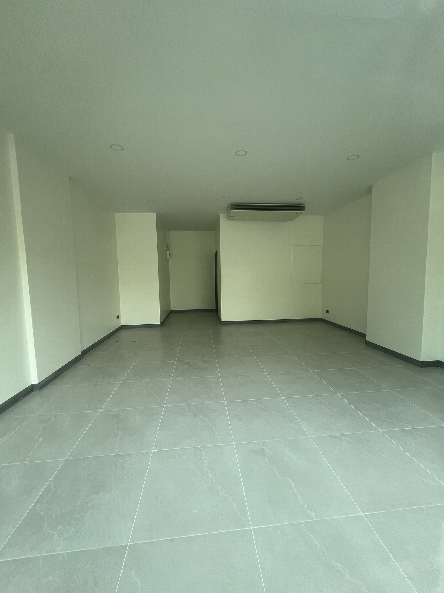 Продажа коммерческого помещения — пляж Карон (Freehold) 🏝️ (ID 292)