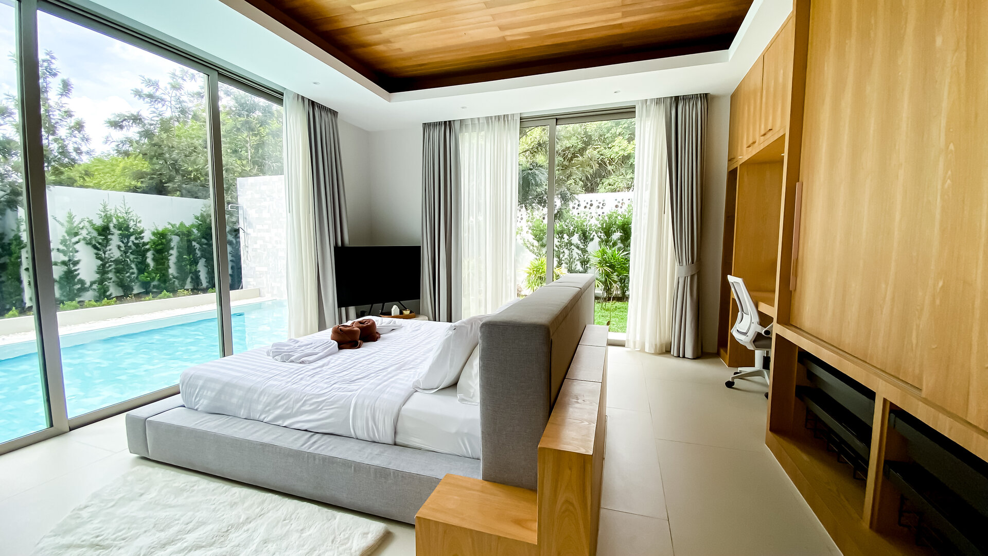 เข้ายึดคฤหาสน์ LuxPride 3 (ID 568)