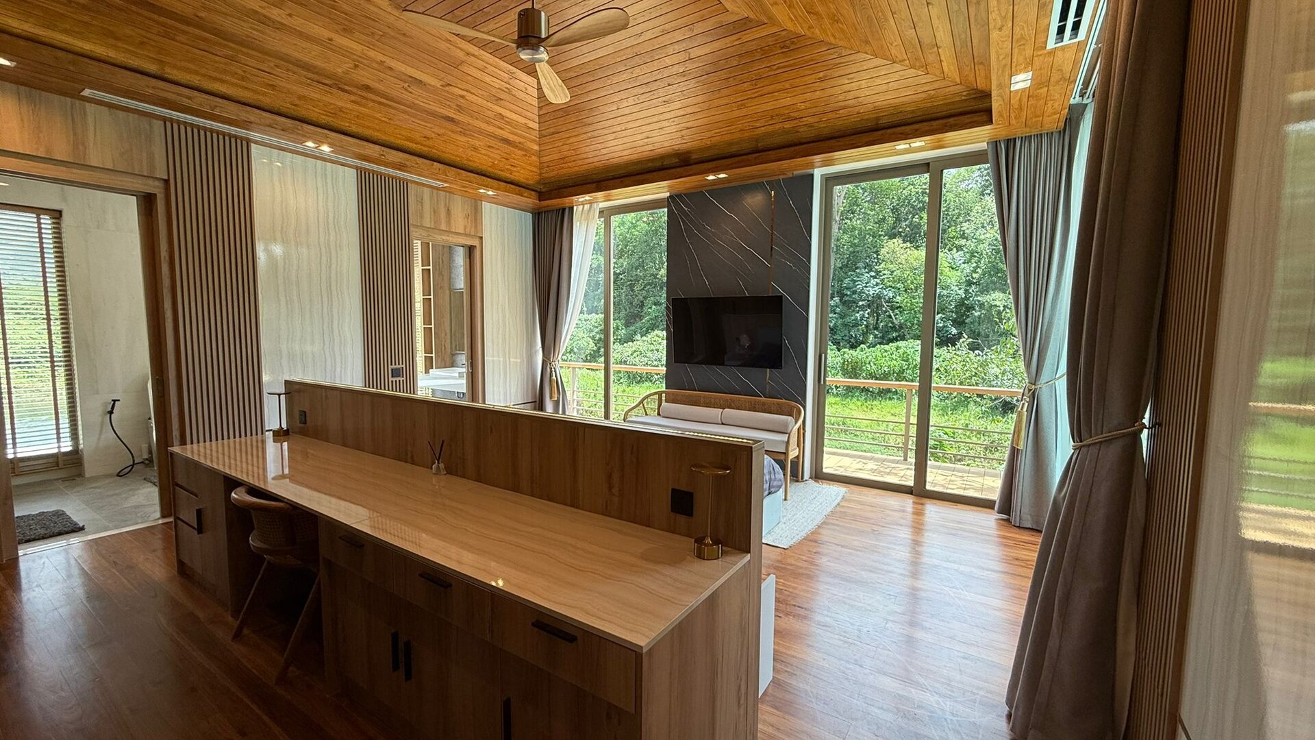 เลคฟร้อนท์วิลล่าบ้านมานิค-5 ห้องนอน (ID 155)