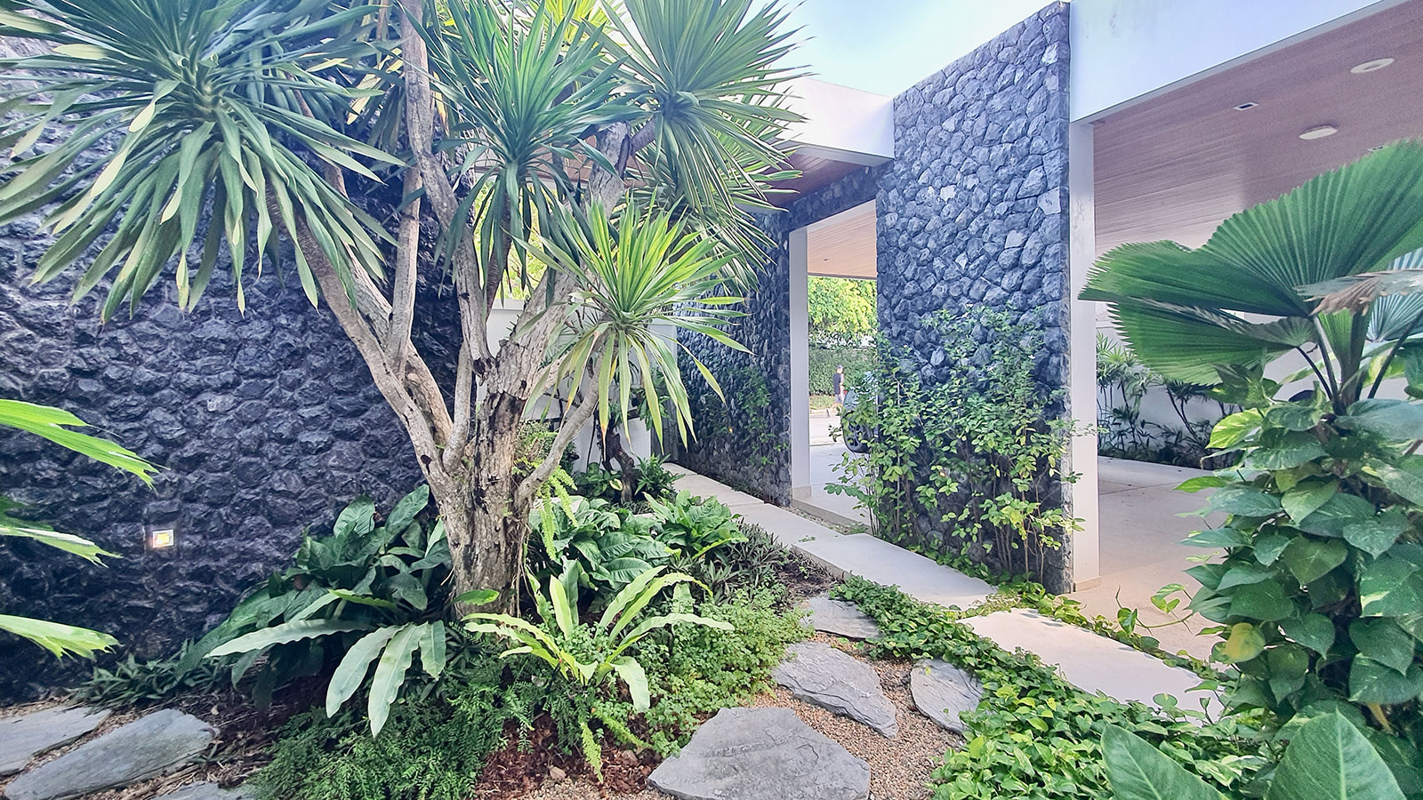 Аренда 4 спальной виллы Botanica (ID 282)