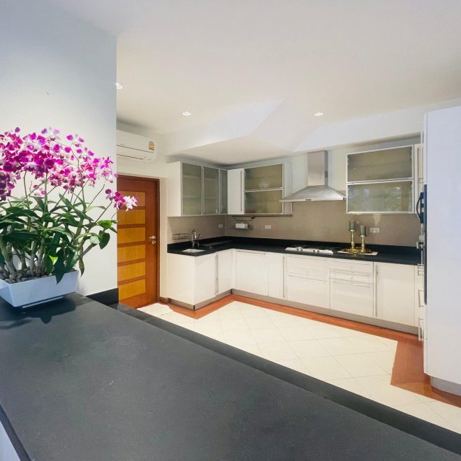 วิลล่าปรับปรุงใหม่ในลากูน่า (ID 623)