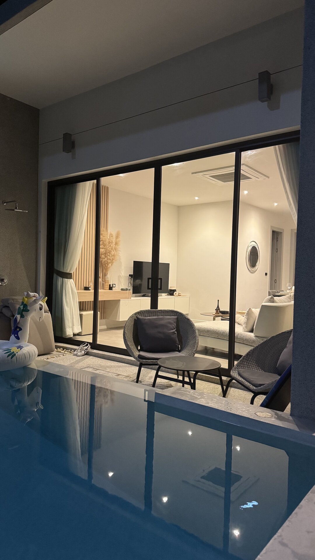 The 8 pool villa (ID 598)