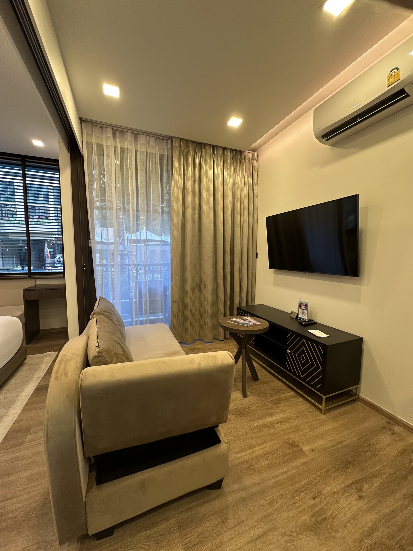 อพาร์ตเมนต์ 1 ห้องนอนเดอะพราวด์หาดกะรนห้อง 213 (ID 182)