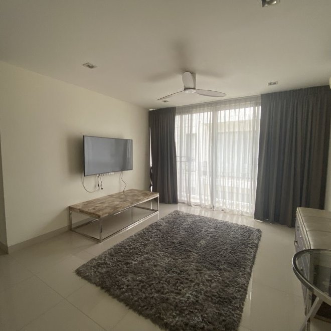 4 bedroom townhouse with swimming pool in Laguna Park (ID 49)