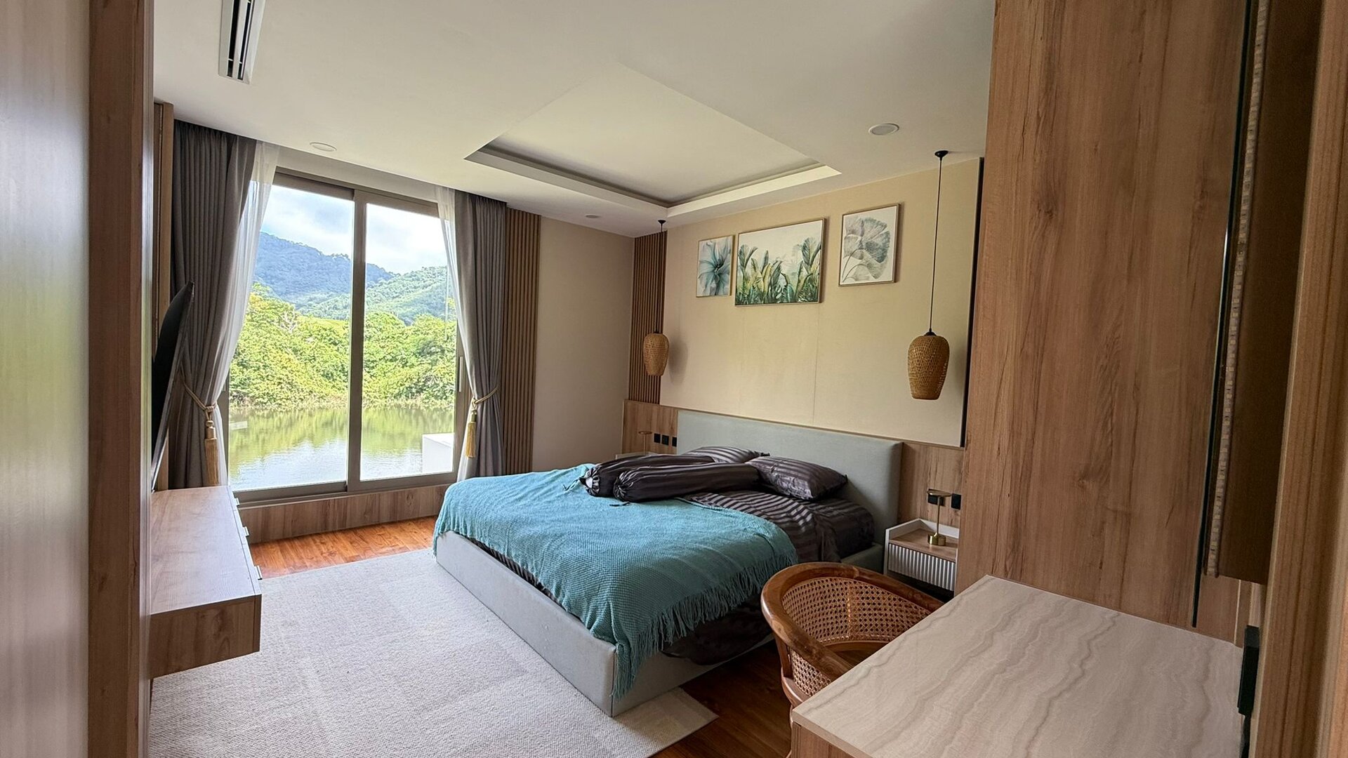 เลคฟร้อนท์วิลล่าบ้านมานิค-5 ห้องนอน (ID 155)