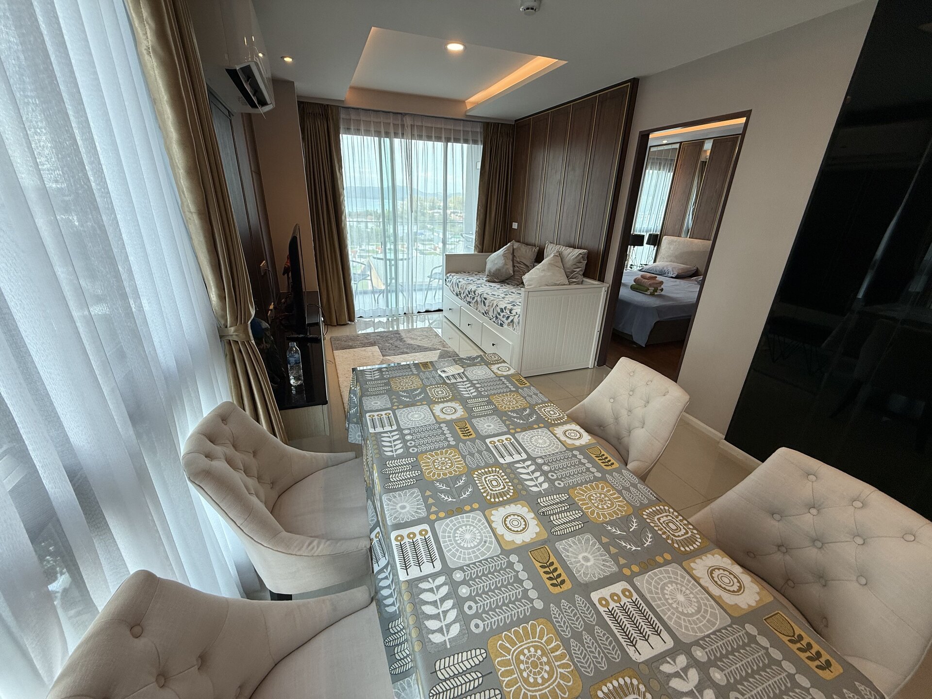 The Mida Panora F301 (ID 604)