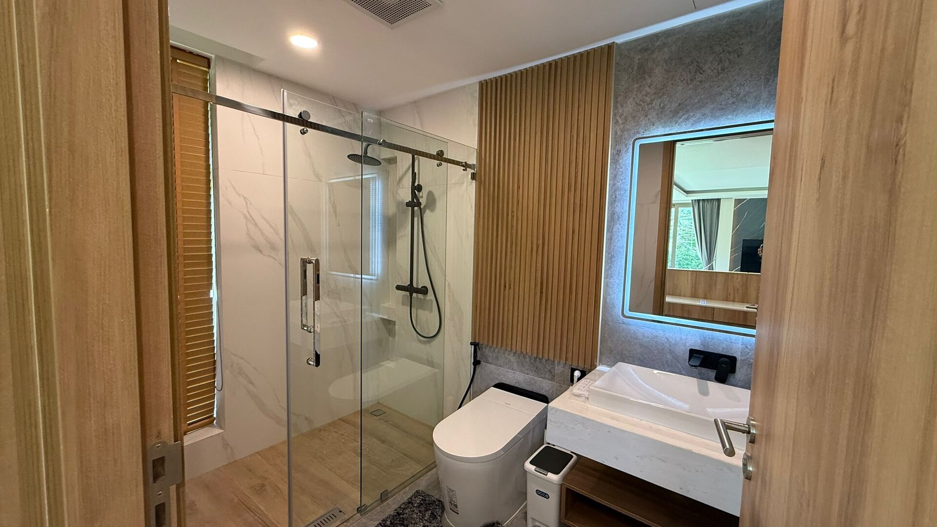 เลคฟร้อนท์วิลล่าบ้านมานิค-5 ห้องนอน (ID 155)