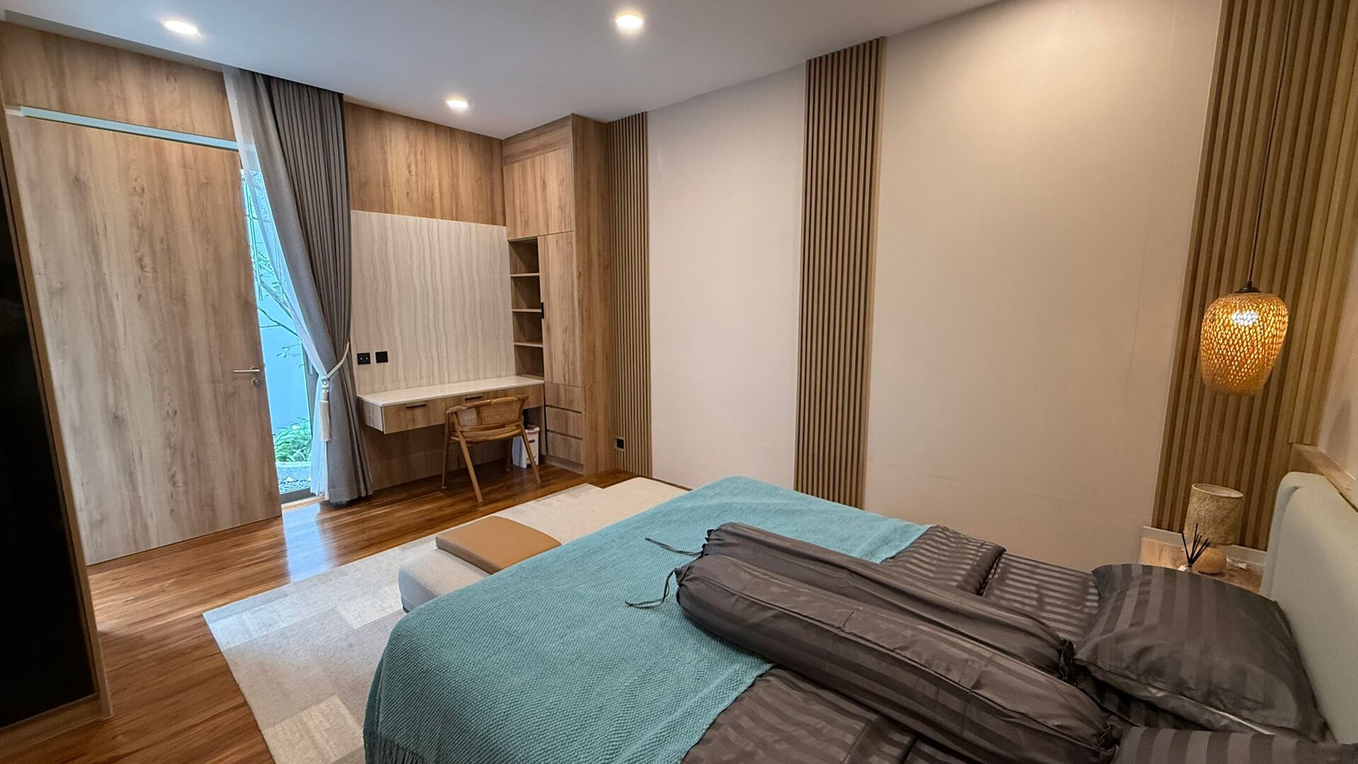 เลคฟร้อนท์วิลล่าบ้านมานิค-5 ห้องนอน (ID 155)