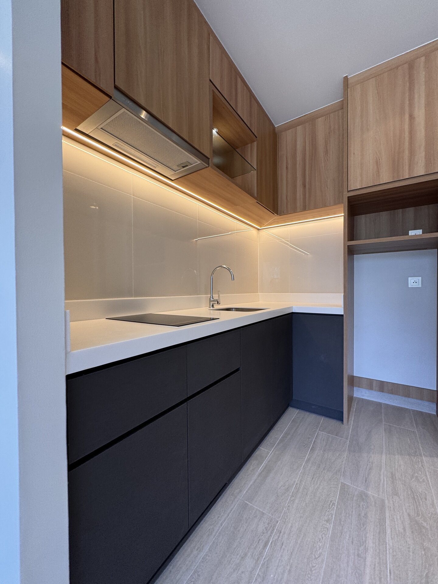 Продажа 1-спальной квартиры с видом на озеро в Laguna Lakeside (ID 508)