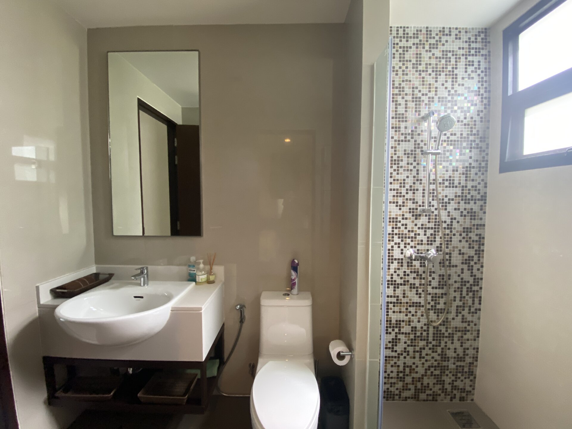 4 bedroom townhouse with swimming pool in Laguna Park (ID 49)